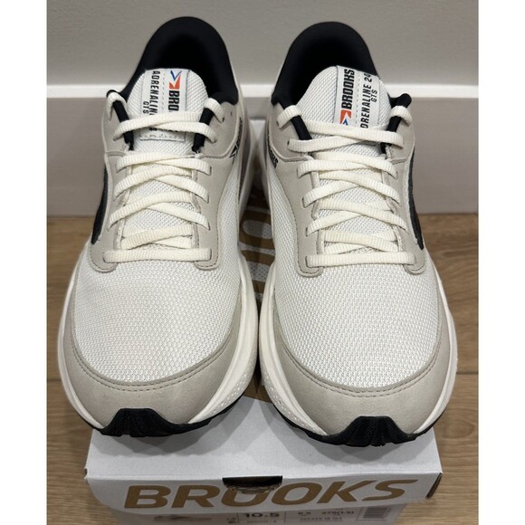 Women’s Brooks Adrenaline GTS 24 Running Shoes Coconut/Silver/Black 10.5 EUC! - Picture 6 of 13